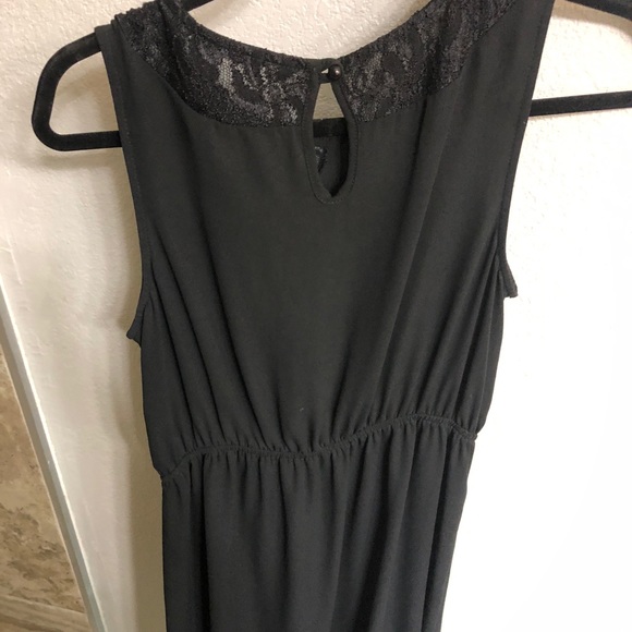 Black dress - Picture 3 of 3